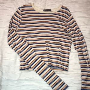 Brandy melville long sleeve shirt.